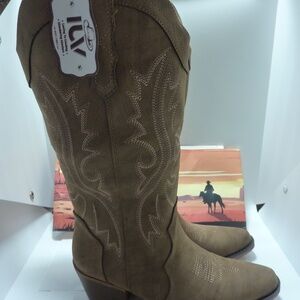 LUV  Women's 6.5 BEIGE Vegan Leather Cowboy Cowgirl Boots Embroidered Pointy Toe